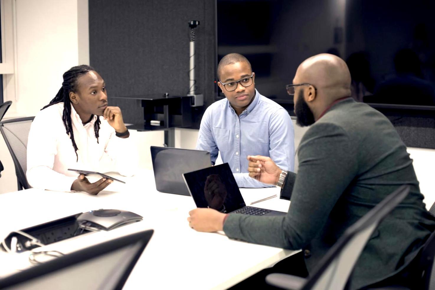 Professionelle Arbeitskapital-Beratung in modernem Büro